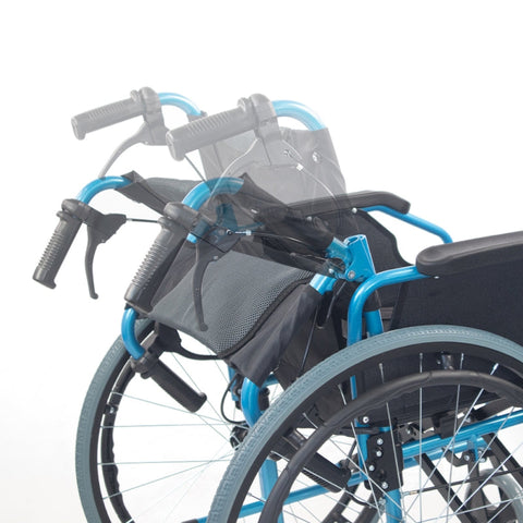 Sedia a rotelle pieghevole con schienale diviso e braccioli ribaltabili colore blu