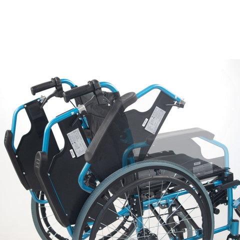 Sedia a rotelle pieghevole con schienale diviso e braccioli ribaltabili colore blu