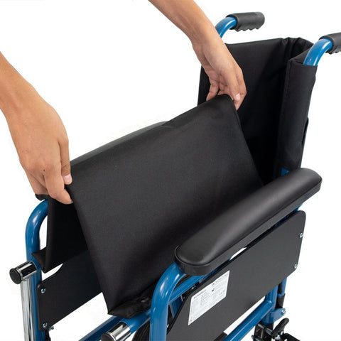 Sedia a rotelle pieghevole con ruote piccole colore blu